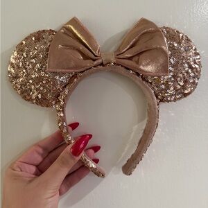Rose Gold Sequin Bow Mickey / Minnie Mouse Ears